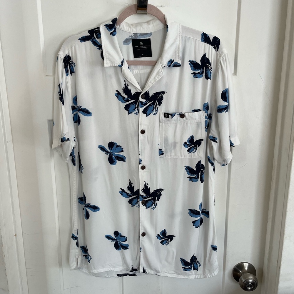 Junk Food Clothing Mens M Blue Floral Button Down Hawaiian Shirt
